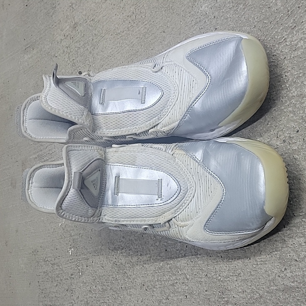 Adidas pro boost Metalic/white Size 12 1/2